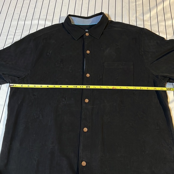 Tommy Bahama Mens Lrg Blk Button Up Hawaiian Embroidered Chilling me Softly - Picture 6 of 7